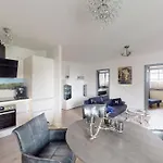 Ostseeblick-neu 2024-kueche-parkplatz-kamin-balkon *
