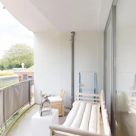 Ostseeblick-neu 2024-kueche-parkplatz-kamin-balkon * ボルテンハーゲン