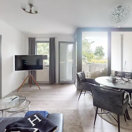 Ostseeblick-neu 2024-kueche-parkplatz-kamin-balkon * Boltenhagen (Ostseebad)