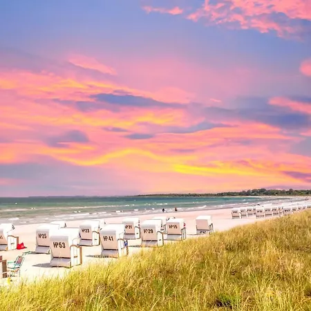 Ostseeblick-neu 2024-kueche-parkplatz-kamin-balkon דירה בולטנהאגן