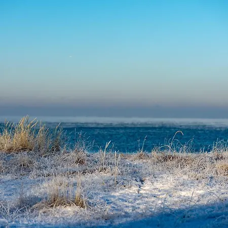 דירה Ostseeblick-neu 2024-kueche-parkplatz-kamin-balkon בולטנהאגן