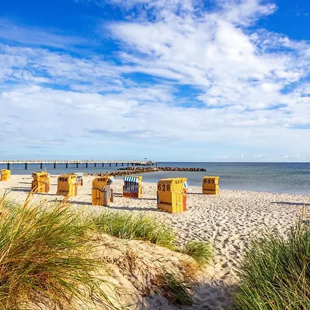 Ostseeblick-neu 2024-kueche-parkplatz-kamin-balkon
